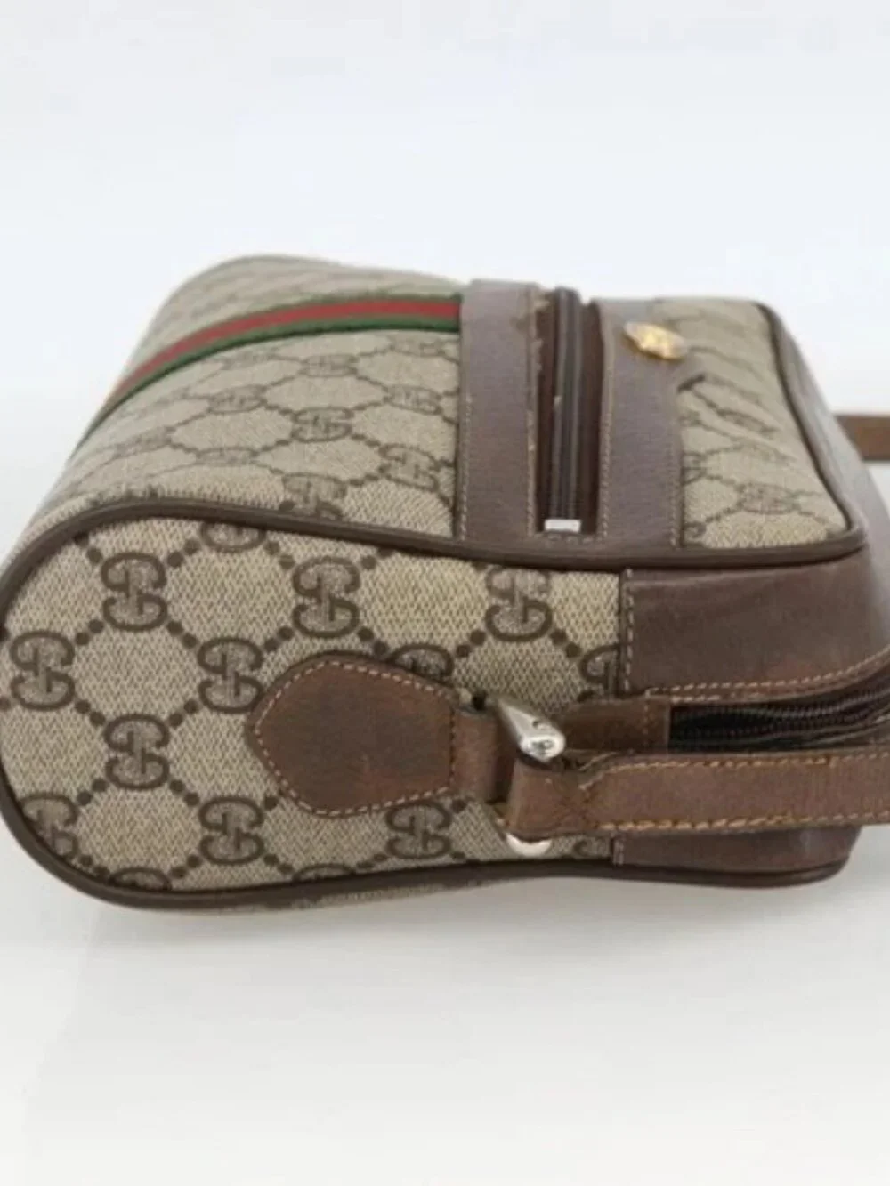 Gucci brand	gucci color	beige